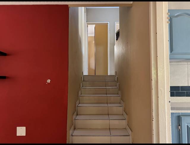 3 BEDROOM FREEHOLD FOR SALE IN HILLARY